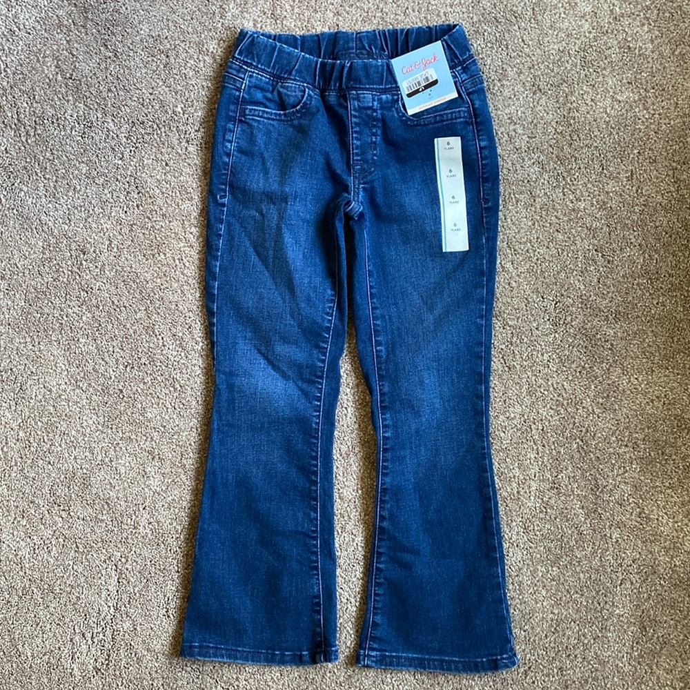 NWT Girl’s Cat & Jack Flare Jeans. Size 6. Elastic Waist